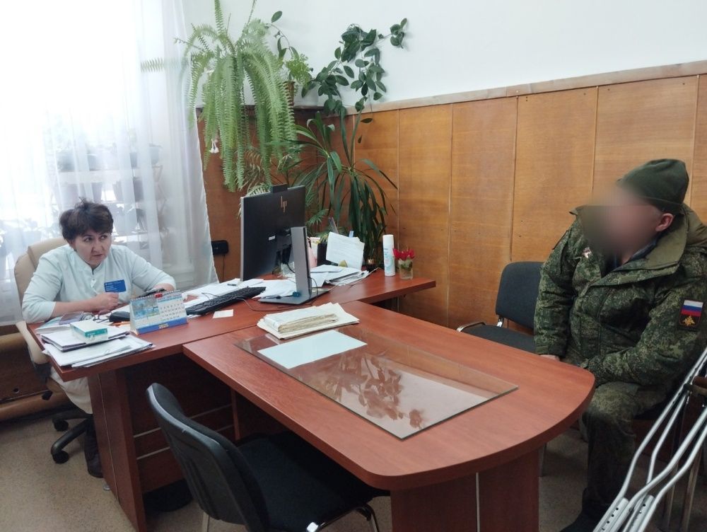 Сегодня на прием к и.о. главному врачу Аминовой З. К. пришёл участник специальной военной операции