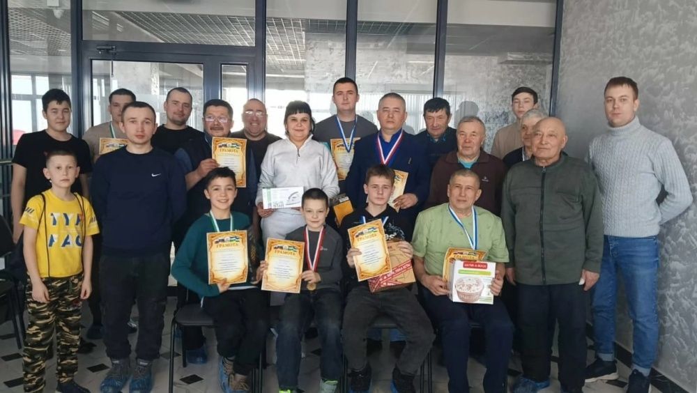 В с. Бураево прошёл традиционный открытый турнир по быстрым шахматам