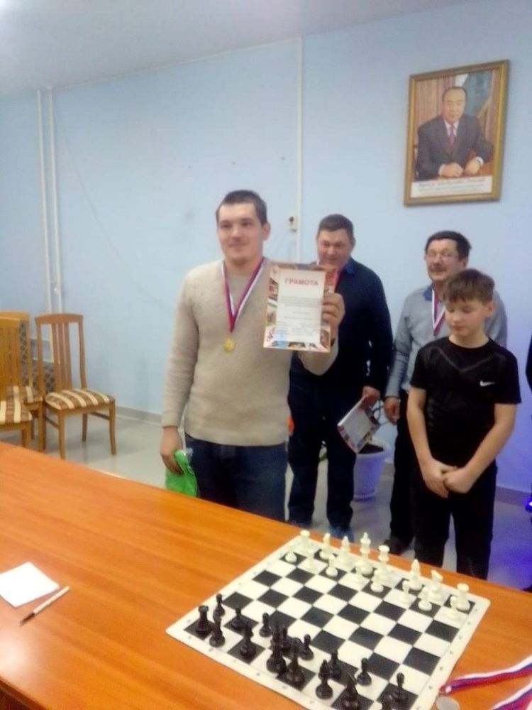 В ФОКе "Батыр" с. Аскино прошел Рождественский турнир по шахматам