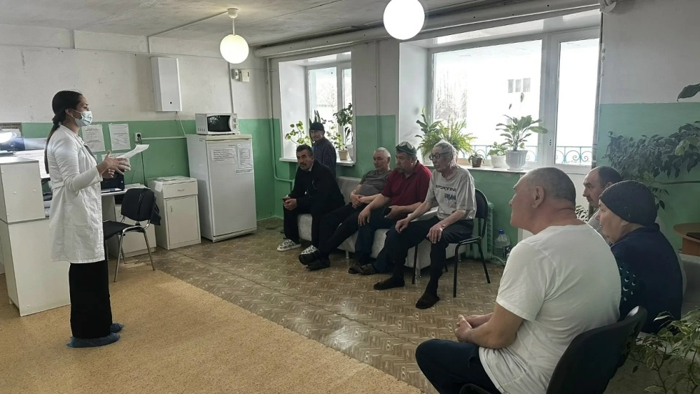 Врач-терапевт Ахметова Ленара Разифовна провела школу ЗОЖ